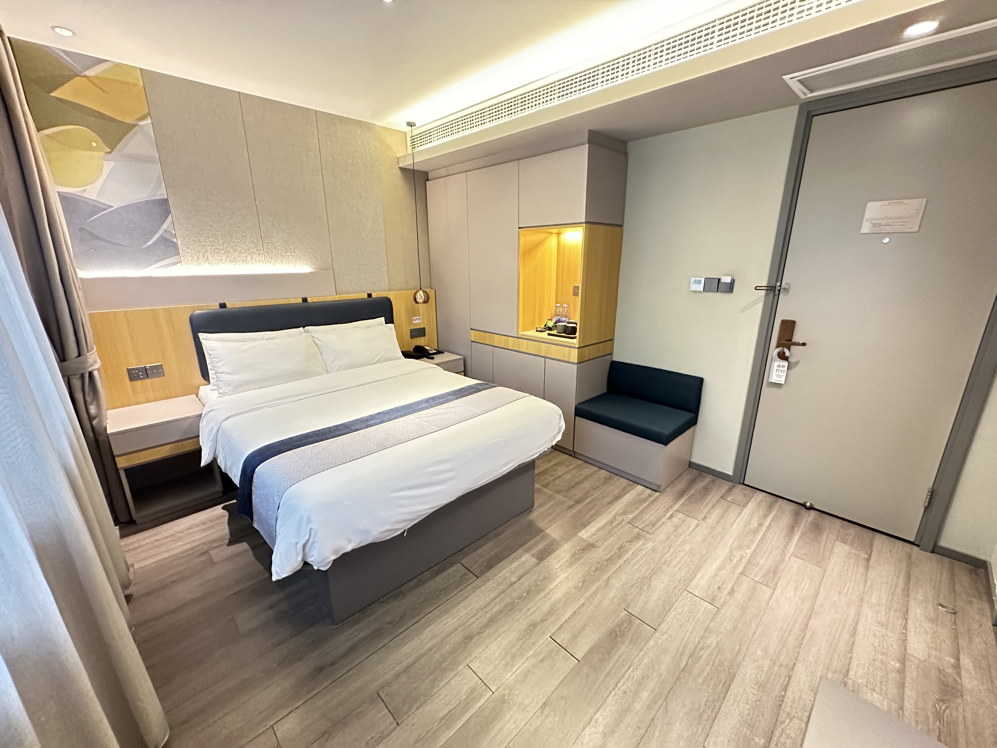 大床房（市政地暖开放+电视投屏+梦百合0压枕）
