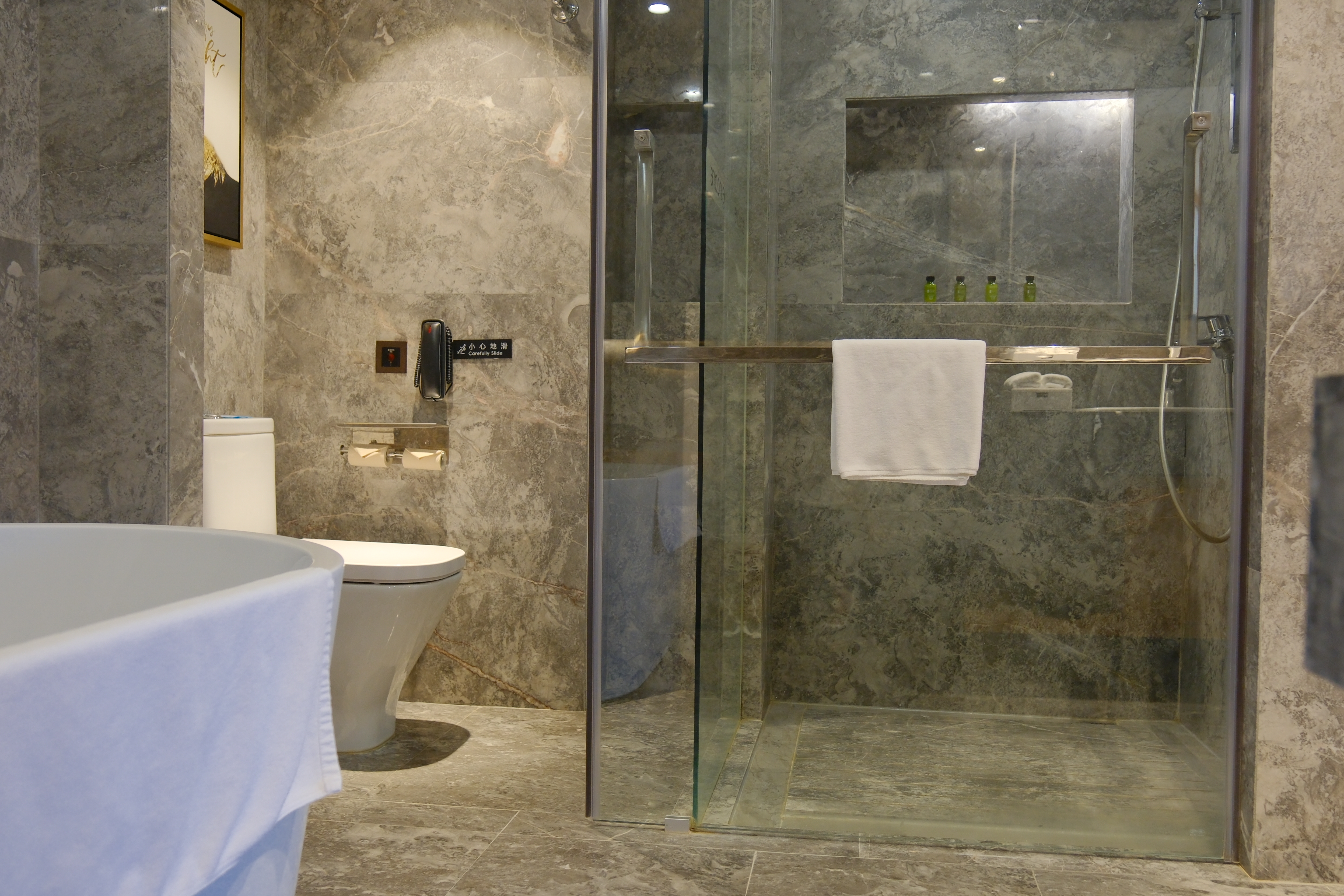 弥香浴缸房|星空夜景+森林氧吧+深泡大浴缸