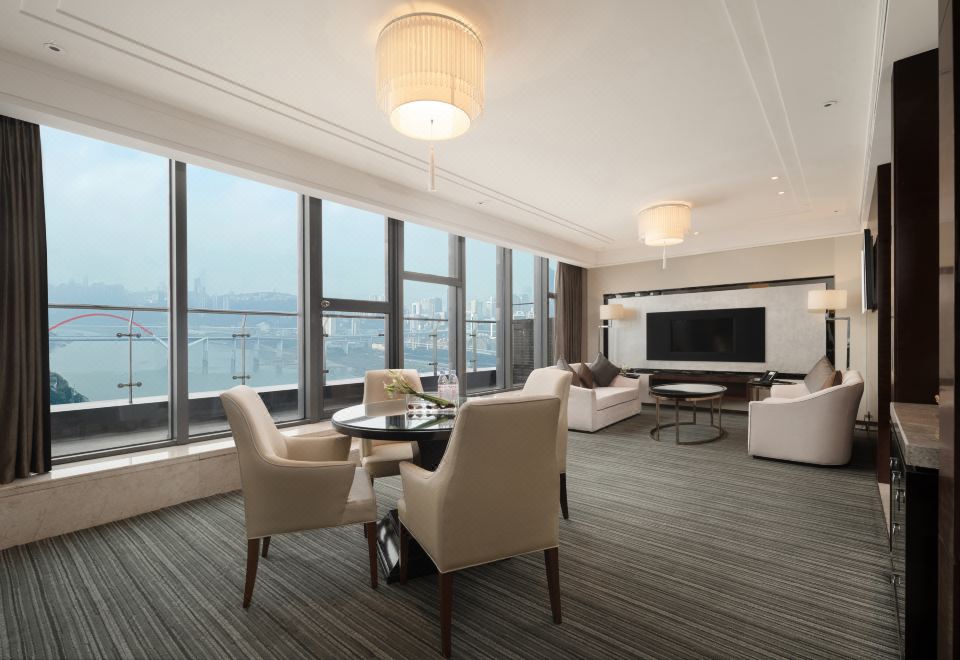 单间复式套房（带阳台）