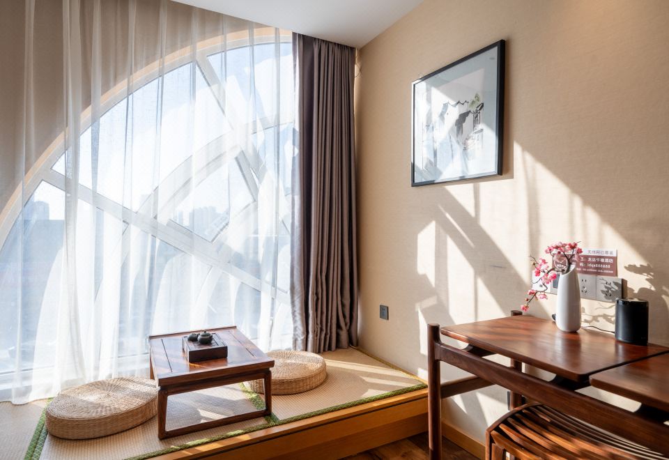 Tatami Twin Room (Smart Guest Control + Fridge + Tatami)