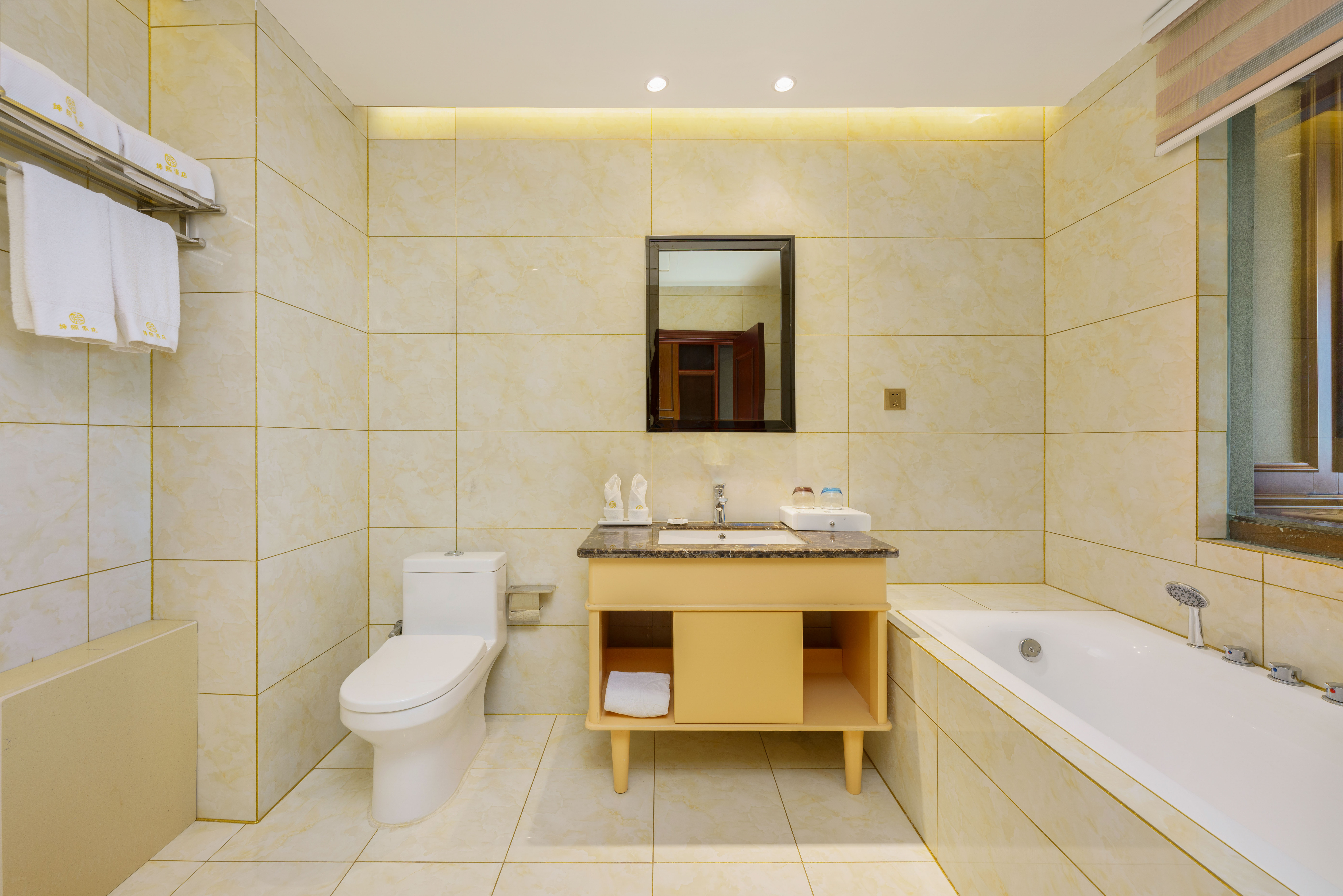 臻享·浪漫圆床套房-泡泡浴缸