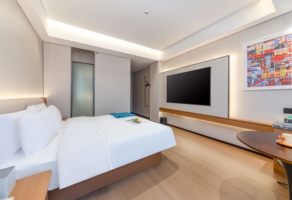 City View Wisdom Queen Bed Room