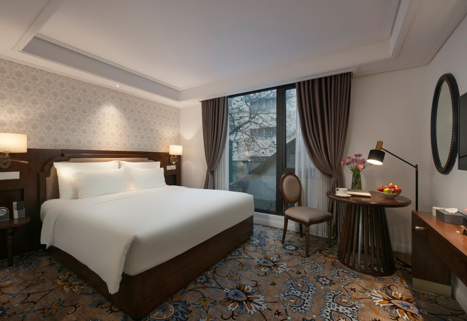 東方翡翠特大床房