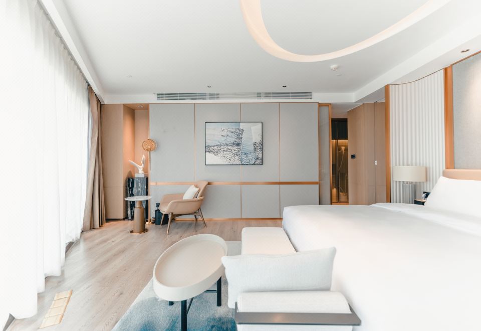 White Swan Hotel ZhanjiangSuperior Suite