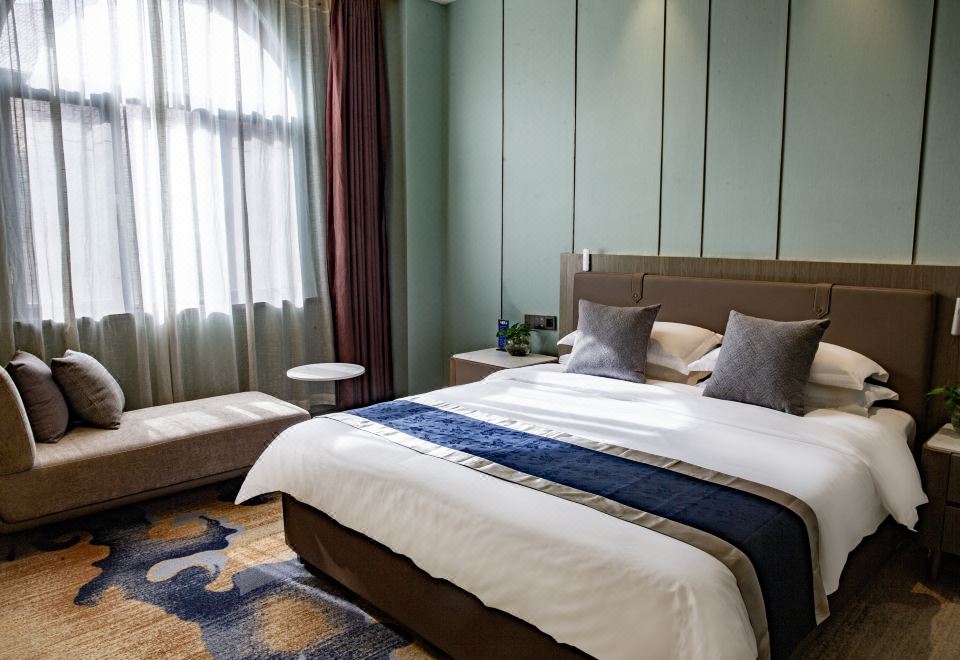 雅緻大床房丨舒適床品+靜謐空間