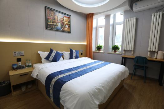 Oucheng Light Luxury Hotel (Zhong Yang Street Harbin Station)