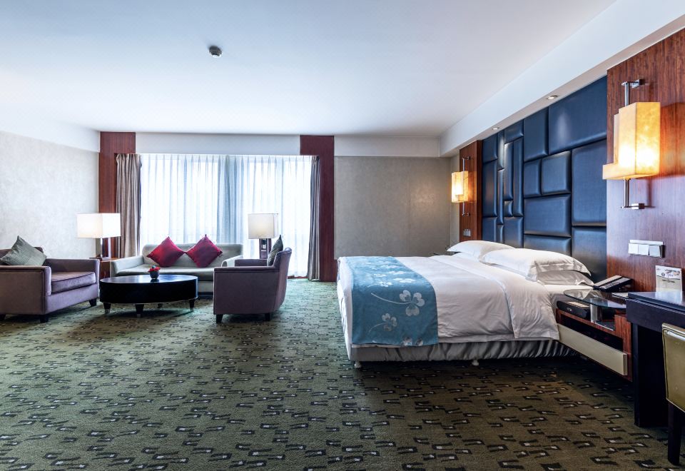 Kuntai Royal Hotel BeijingExecutive Family Room