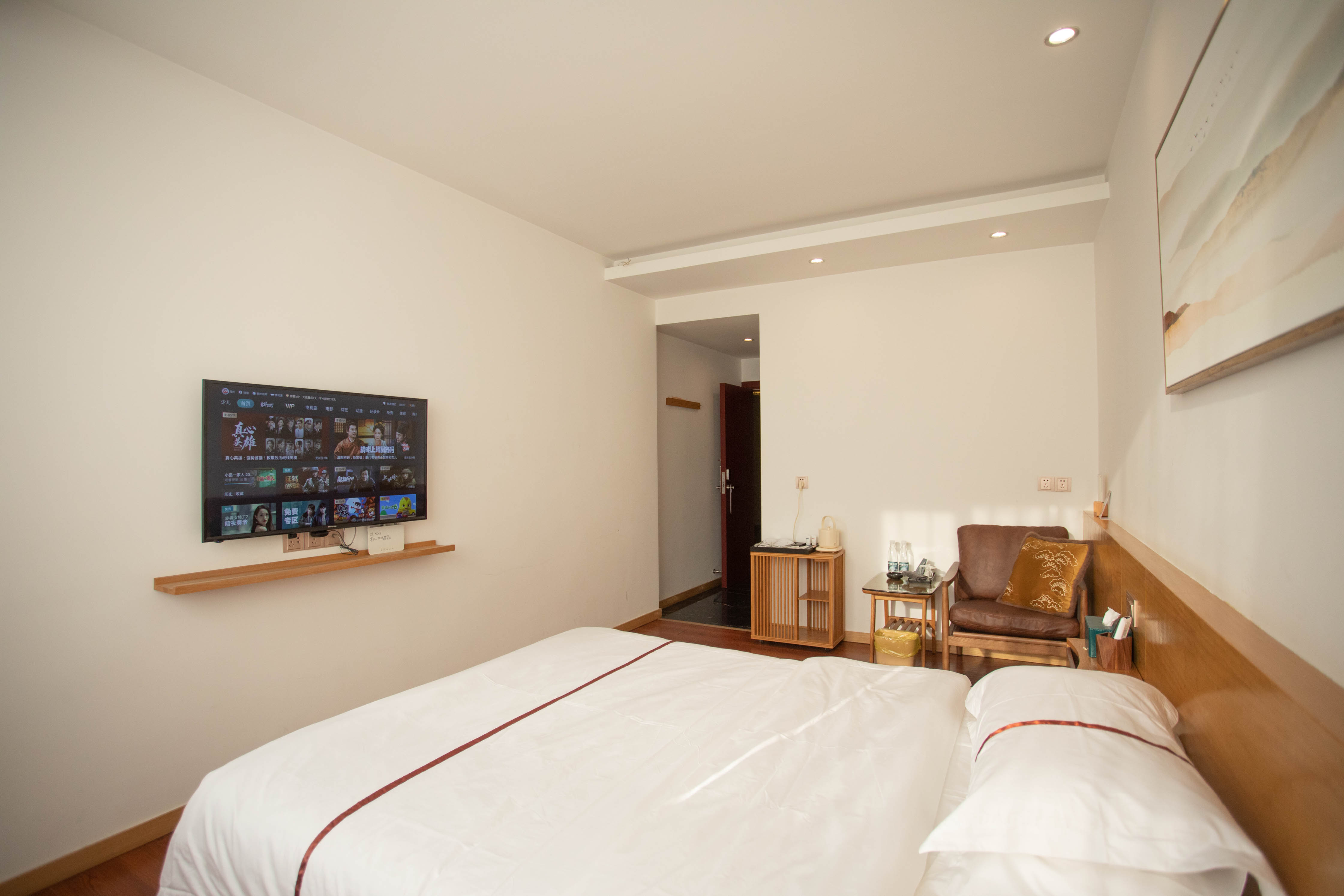 日星隐曜大床房