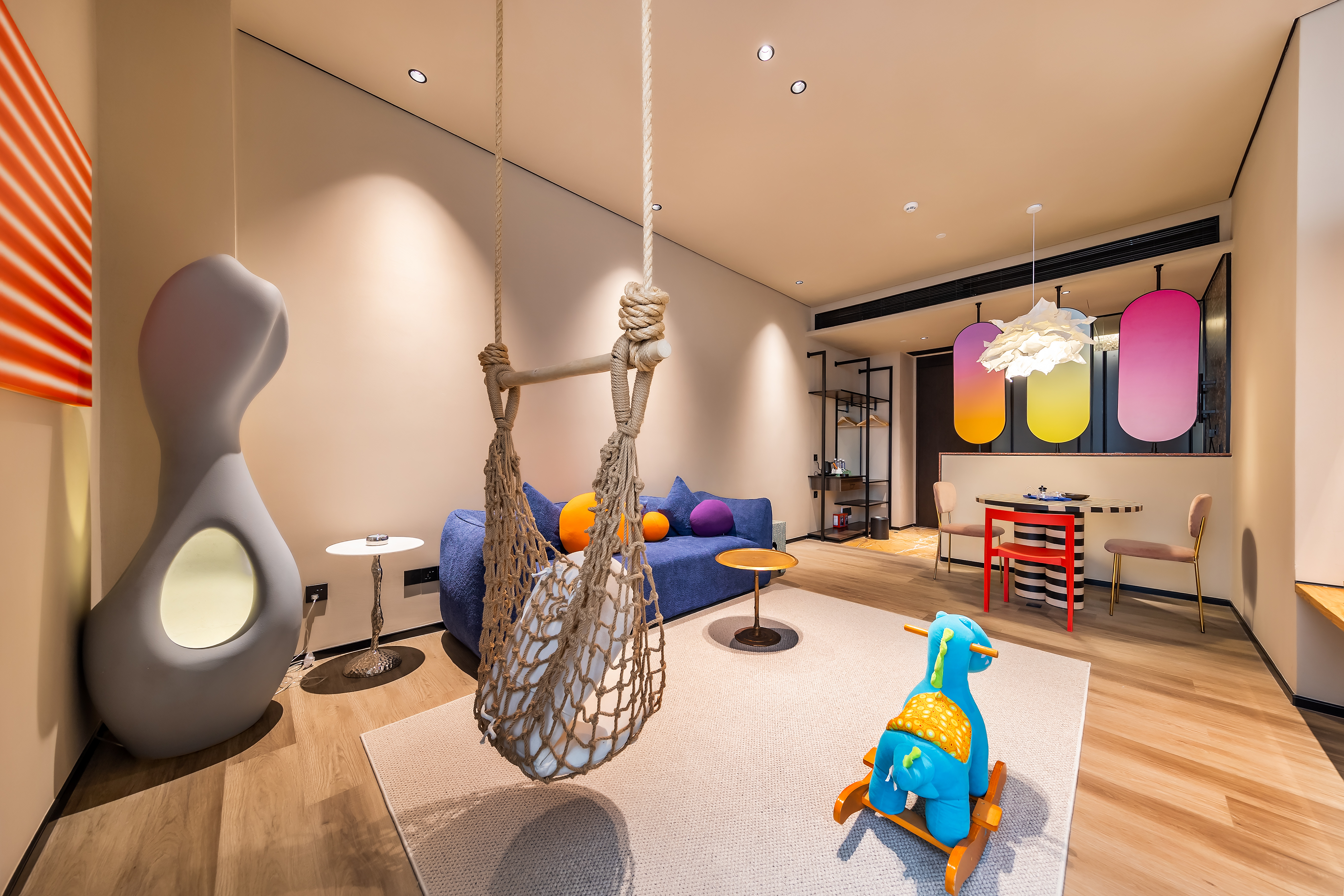 豪华亲子套房（荡秋千乐园+舒适无压舒眠床垫）