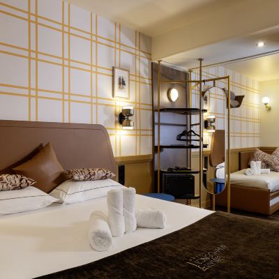 Superior Deluxe Room Longchamp Elysees Promo Code