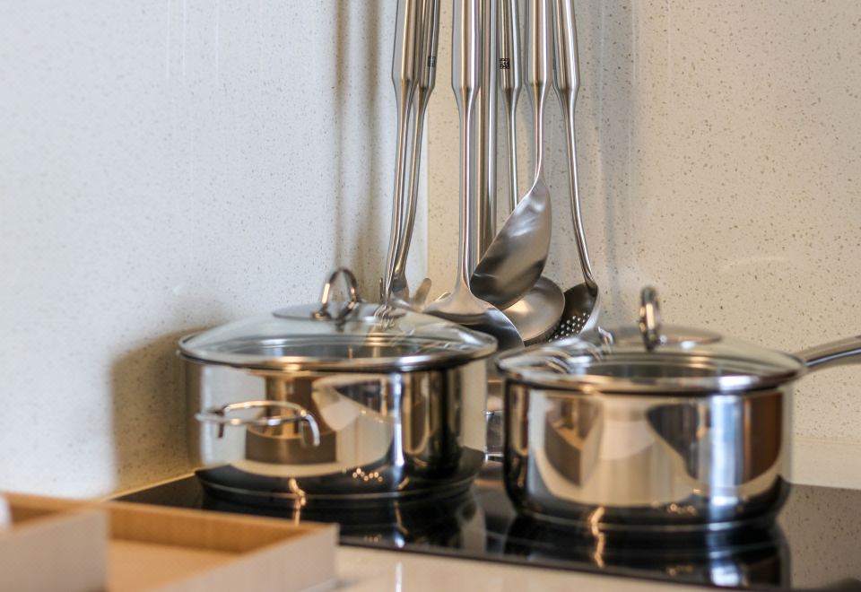 The Meixi Lake, Changsha Marriott Executive ApartmentsPig Hero Themed Room (Twin Beds)