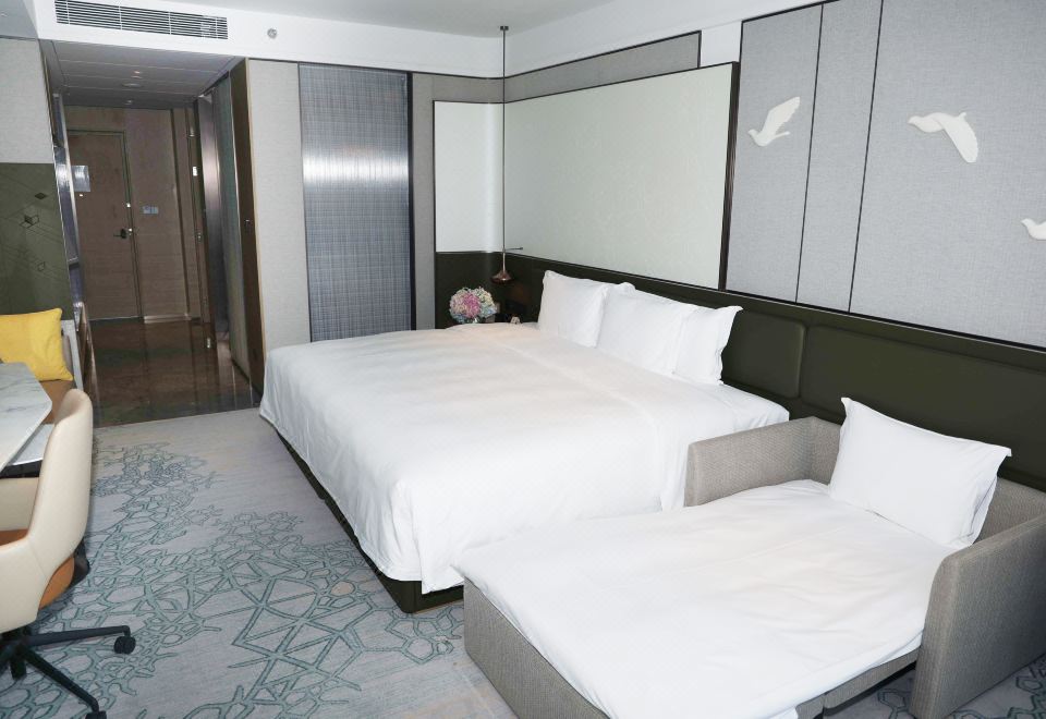 Crowne Plaza Jinan Runhua HotelFamily-friendly Family Room