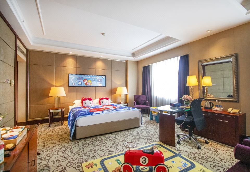 Chengdu Taihe International HotelKuya Pig Hero Car Themed Family Suite