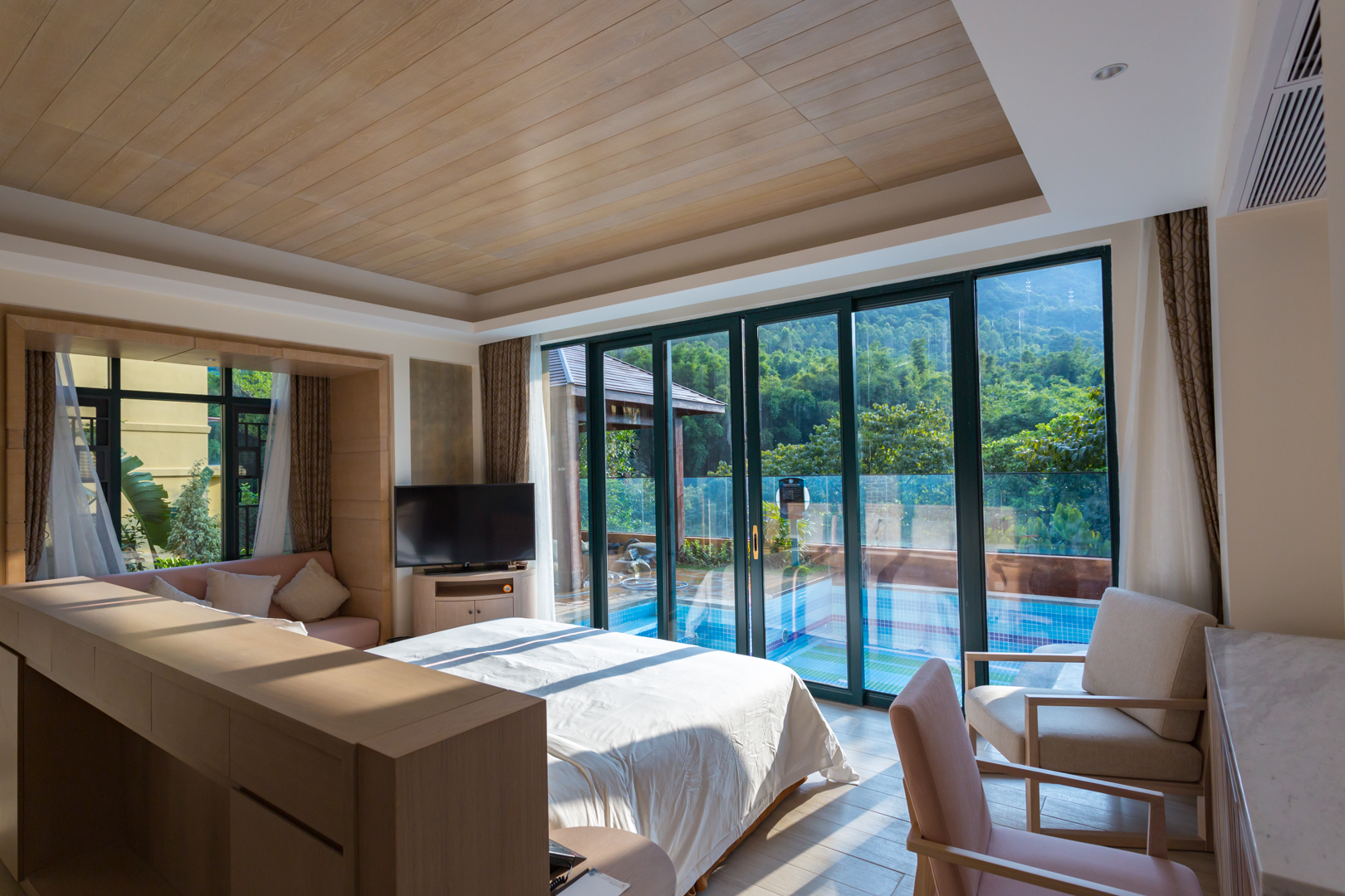 別墅大床房-獨立洗手間-慕思寢具