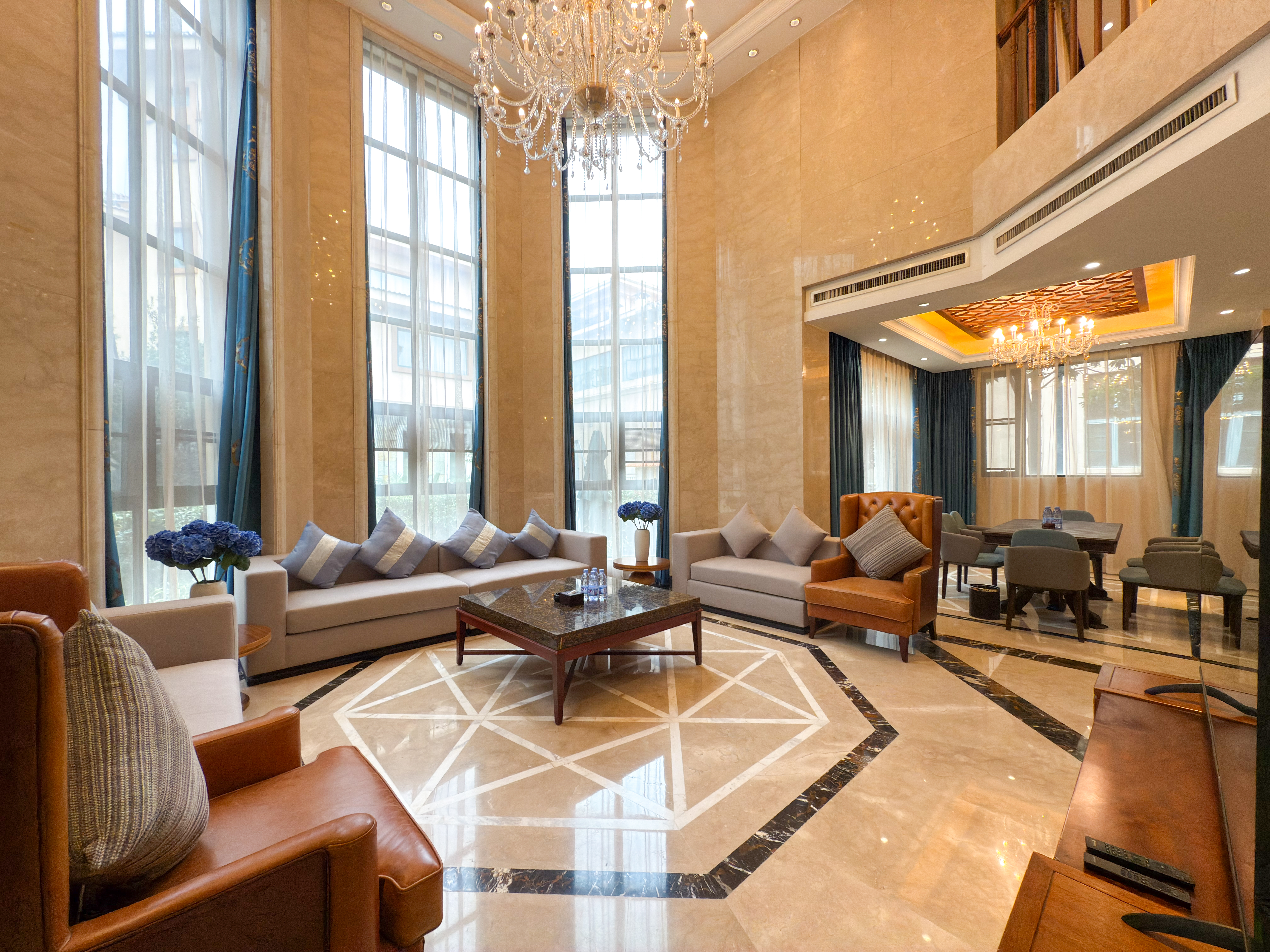 独栋泳池四卧别墅