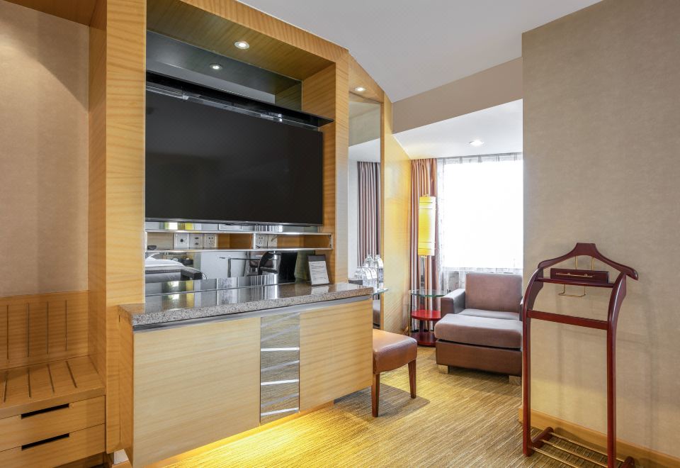 尊享·行政宽境大床间（尊享床榻,德国GROHE花洒）