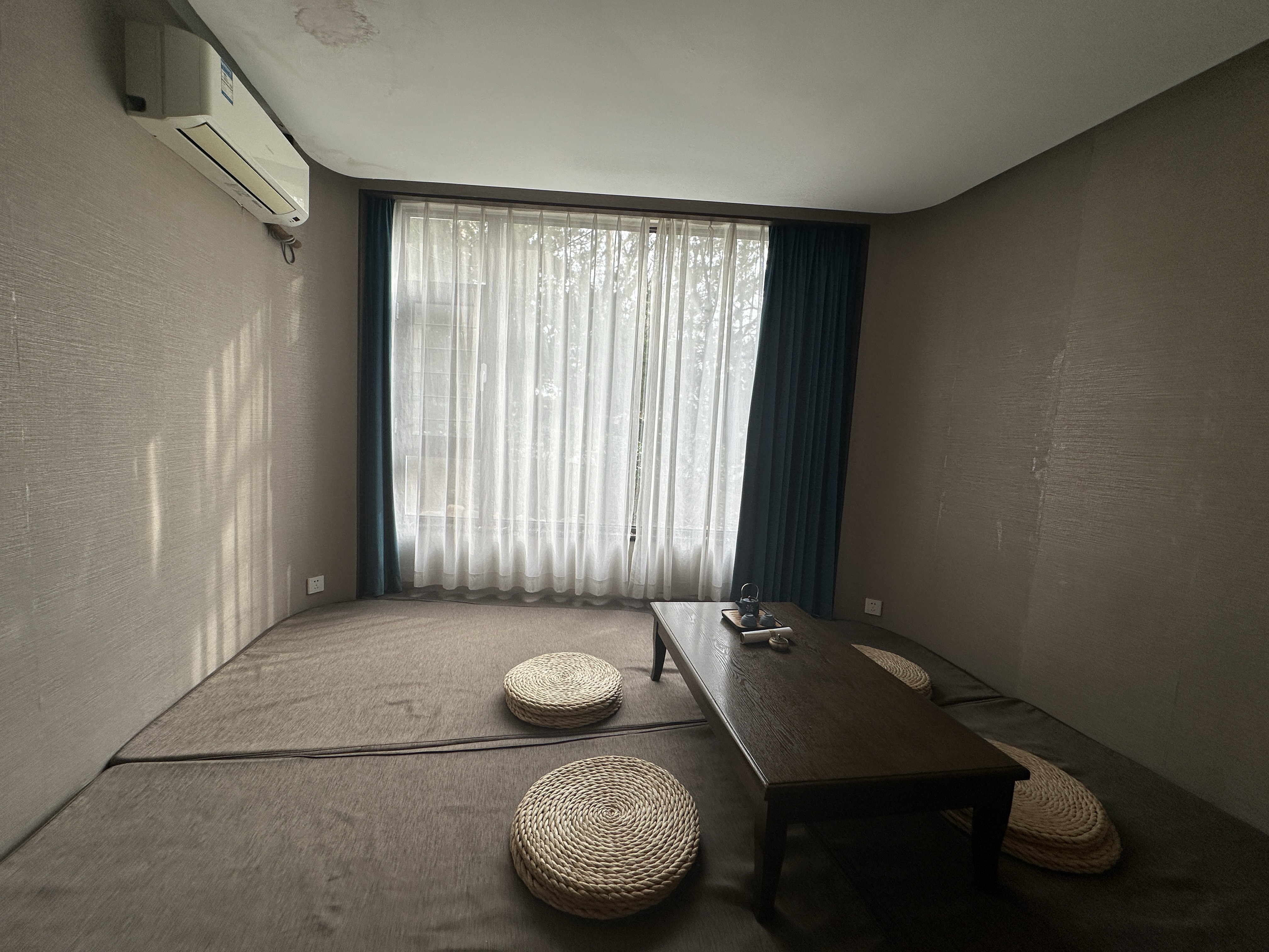 林间墅听海大床房（围炉夜话）