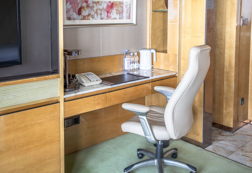 太湖日出·180°圆浴湖景大床房（观湖圆浴缸）