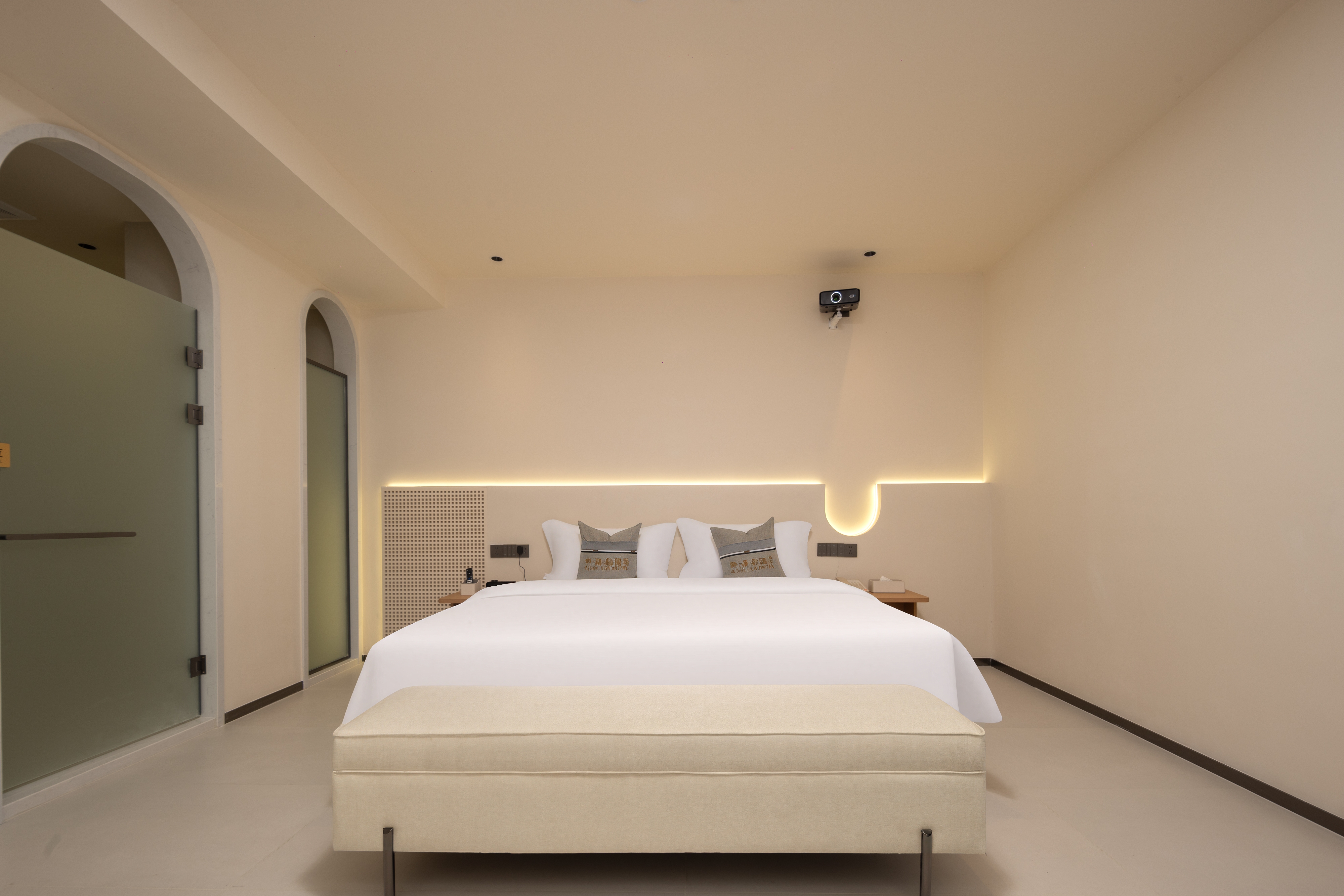 椰影窗韵丨雅致大床房[AI智控-迷你冰箱-柔软床品]