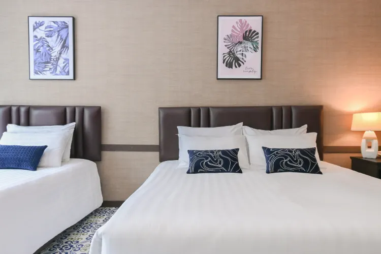 ห้องดีลักซ์วิวสระว่ายน้ำสำหรับสามคน