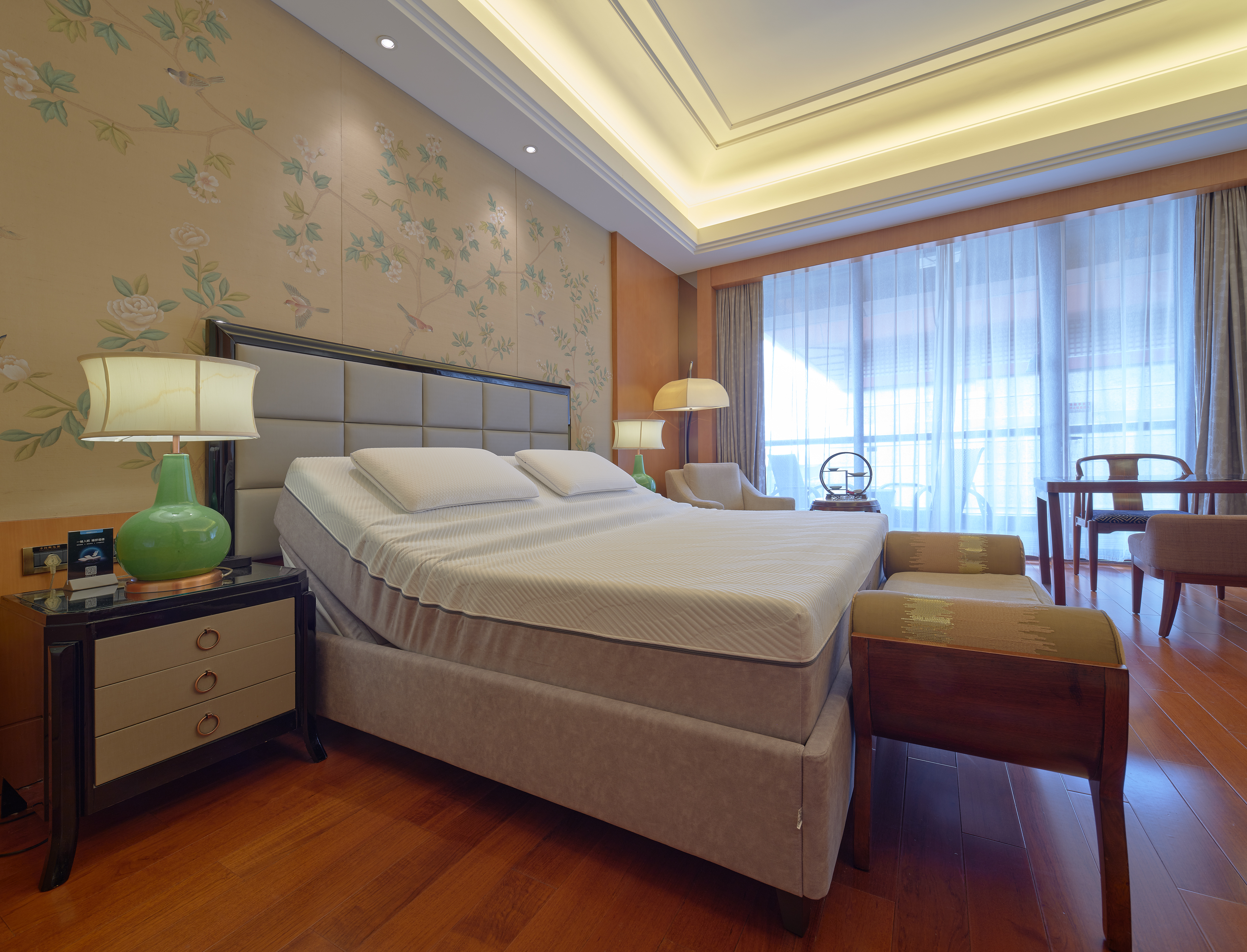 智能睡眠湖景房（零压舒睡+震动按摩+打鼾干预）