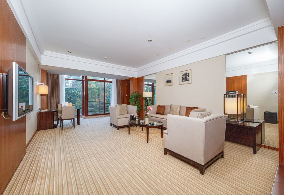 貴賓樓·江濱水榭套房