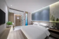 Yining Colorful Flower City Hotel (Liuxing Street Scenic Area)