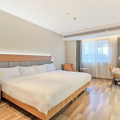 全家睡的巨大床【防跌床圍欄+智能客控+超大床】 君誠飯店（廈門中山路店）優惠