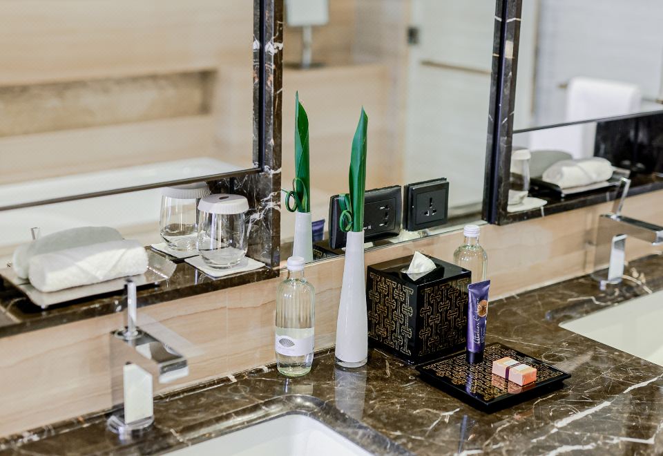 Mandarin Oriental Pudong ShanghaiExecutive Suite - 2 Bedroom