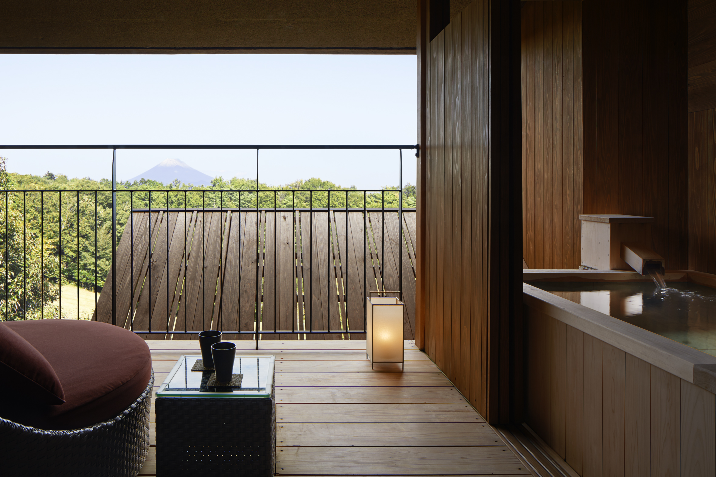 【富士山侧】温泉露天浴池（日西合璧房/带露台）