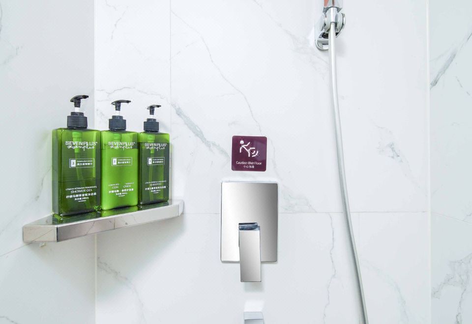 IMPERIAL TRADERS ELONG HOTELClassic Queen Room