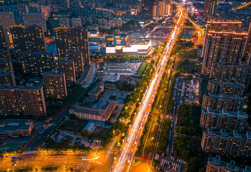 InterContinental NanjingDeluxe Cloud Twin Room (Higher Floor - Enjoy Day And Night Jinling Panorama + City Skyline)