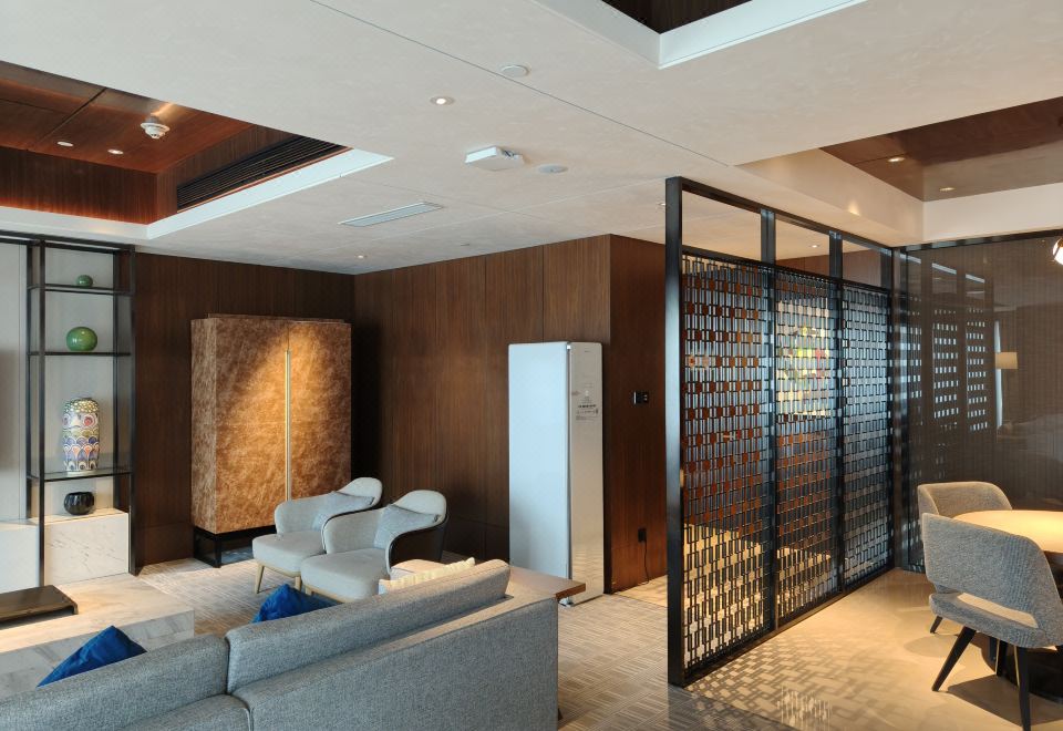 Radisson Hangzhou QianjiangEmbassy Suite