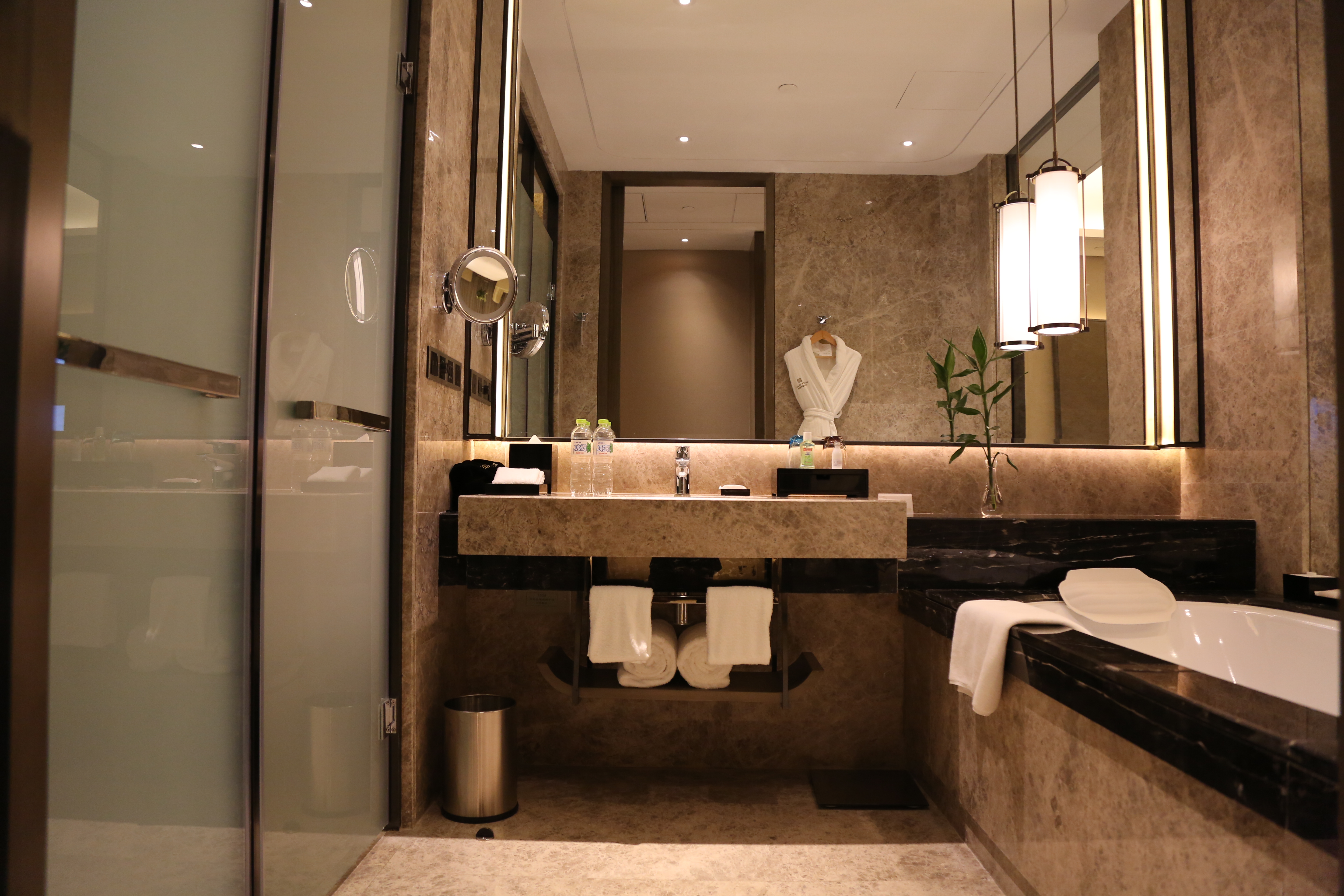 Wanda Realm Tai'an豪华行政大床房（欢乐时光+俯瞰城市美景+独立浴缸）