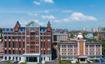 Huadu International Hotel - Housity