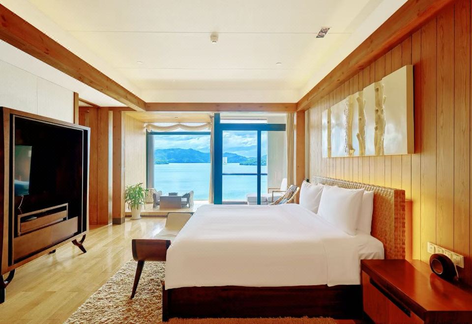 尊享湖景套房·圆形观景浴缸