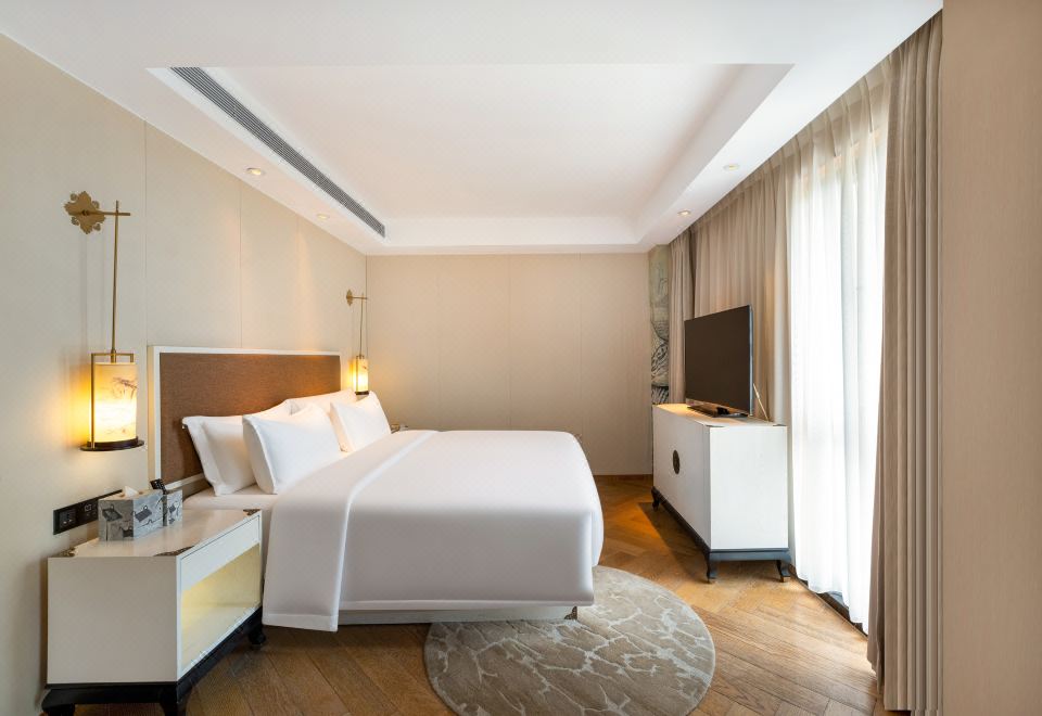 水舞·江景阳台套房（180°江景观景阳台+高奢洗护品）