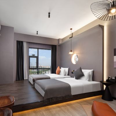 豪華百寸投影雙床房（雲端樓層｜私享高空城景巨幕觀影｜暢享愛奇藝TV會員） 香蕉S設計飯店（廣州蘿崗科學城寶能演藝中心店）優惠