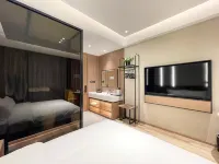 J oy· Light Hotel