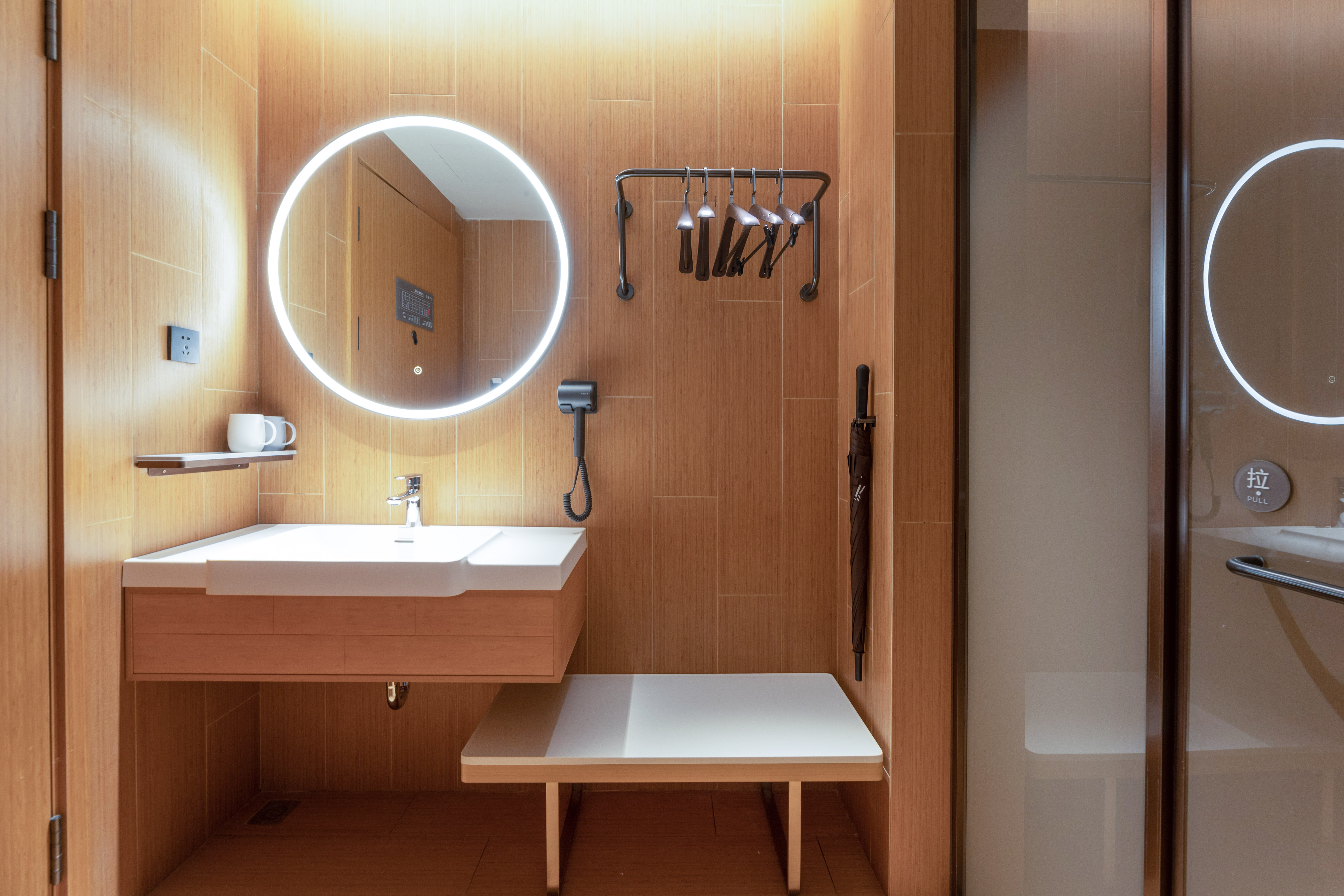 江景高级大床房（江景+投屏65寸电视+小爱客控+冰箱）