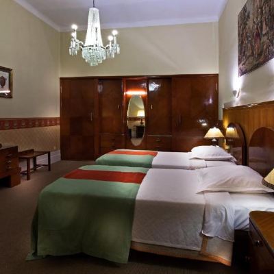 大床或雙床房 高級 三人 布薩科皇宮酒店優惠