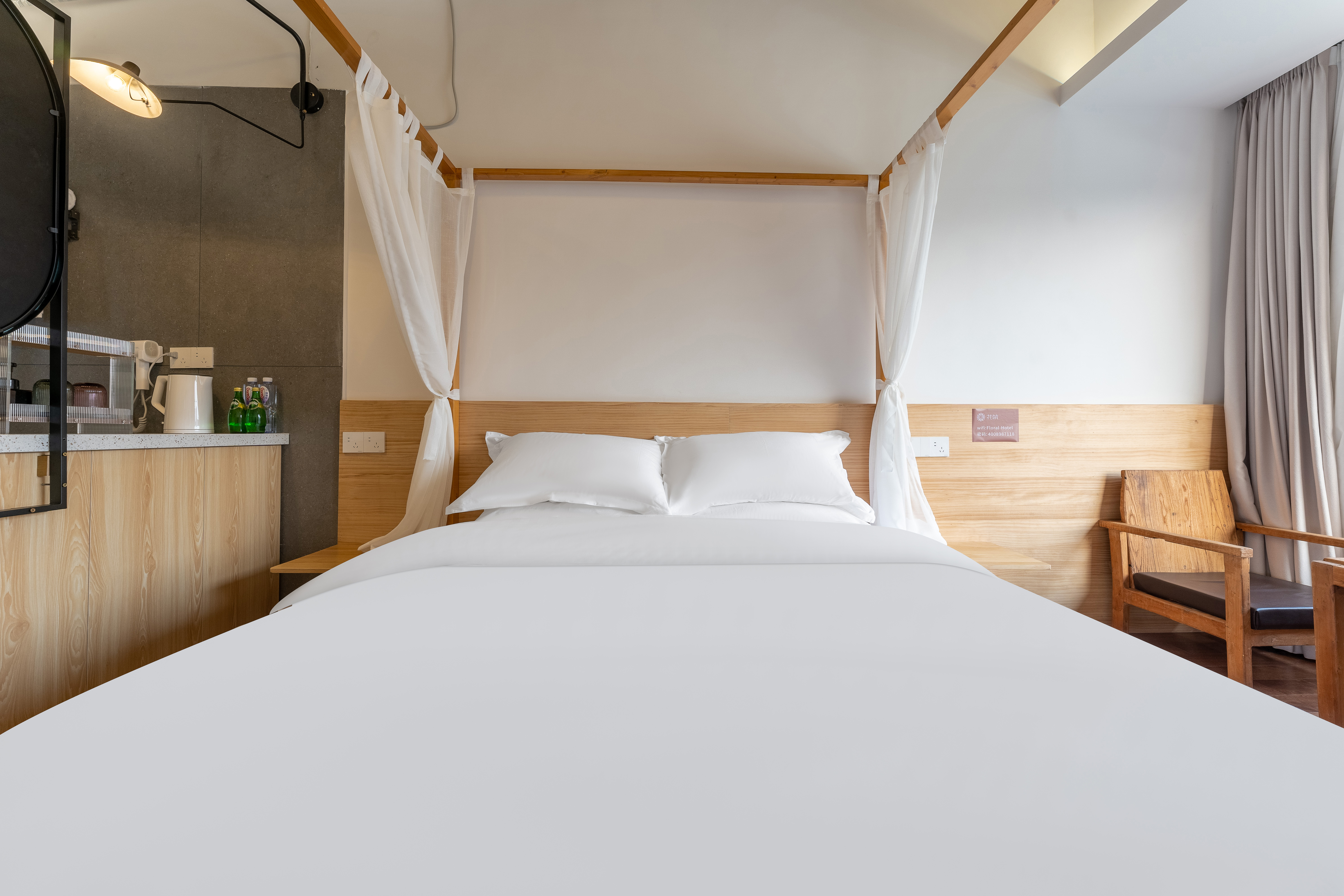 东井·大床房丨小冰箱+观景茶台+古桥河景