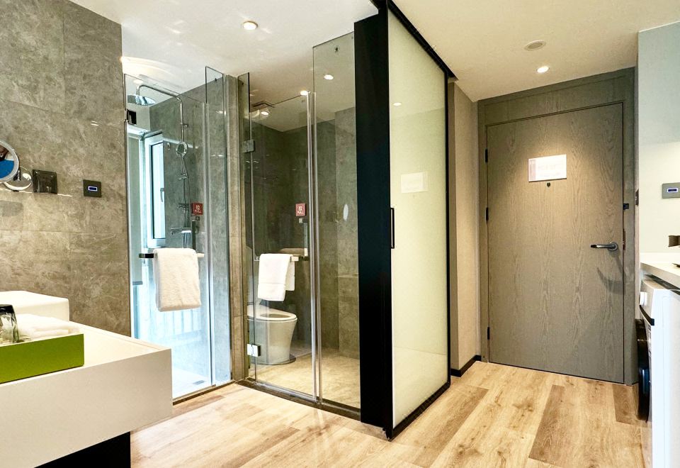 高级大床房（洗烘一体机+华为智慧屏+大冰箱）