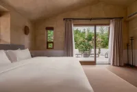 VOLVER RESORT