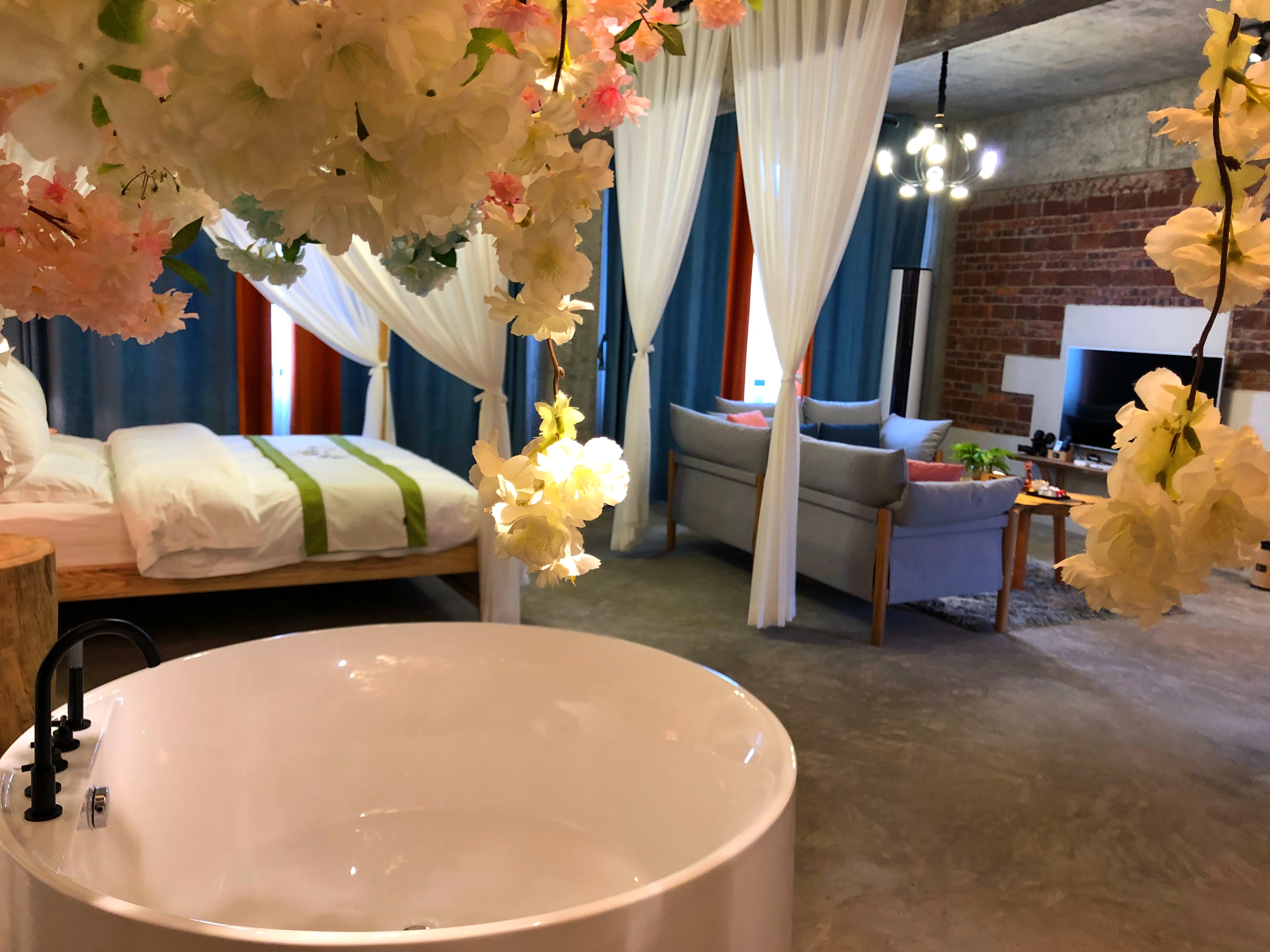 戀戀不舍豪華方床房