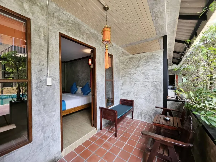 Superior Double Pool Access With Kitchen
