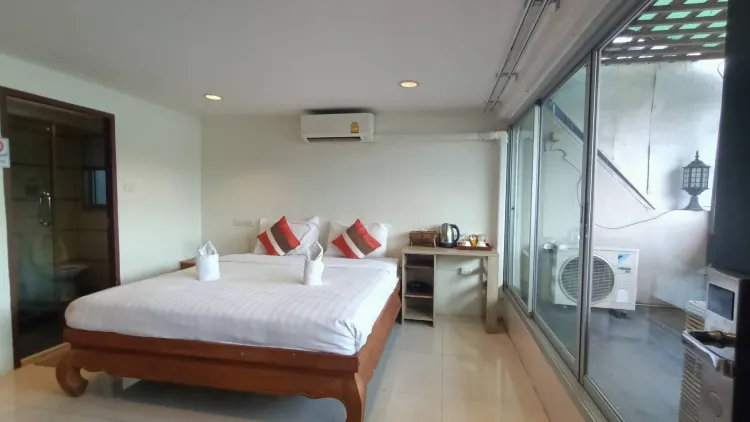 Studio Suites With Balcony