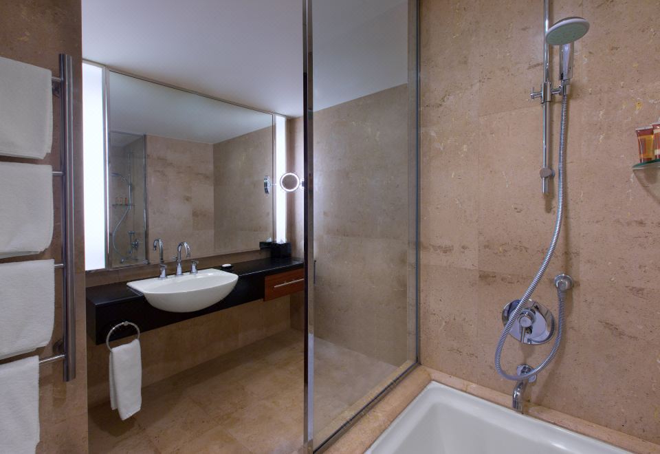 河景俱乐部豪华两张双人床房