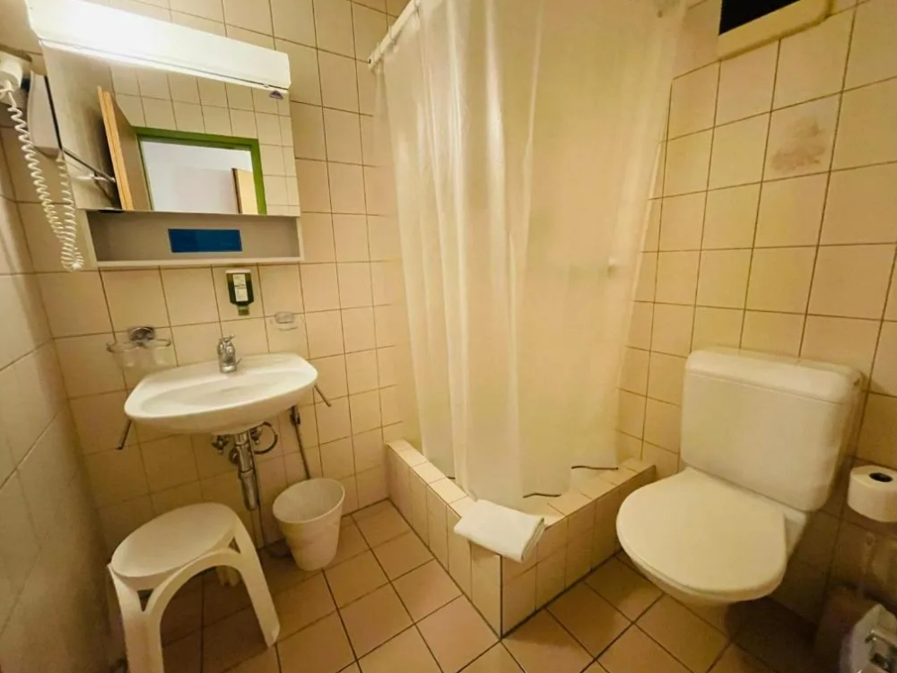 阁楼三人房（带空调）