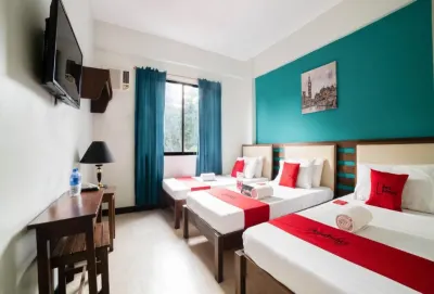 RedDoorz Plus near Rizal Junction Hotéis em 